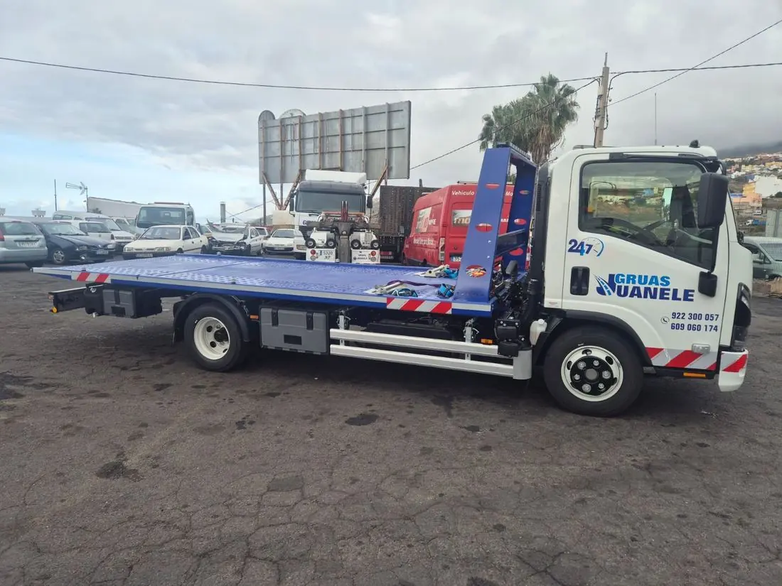 Grúa plataforma de asistencia en carretera 24h en Tenerife - Grúas Juanele